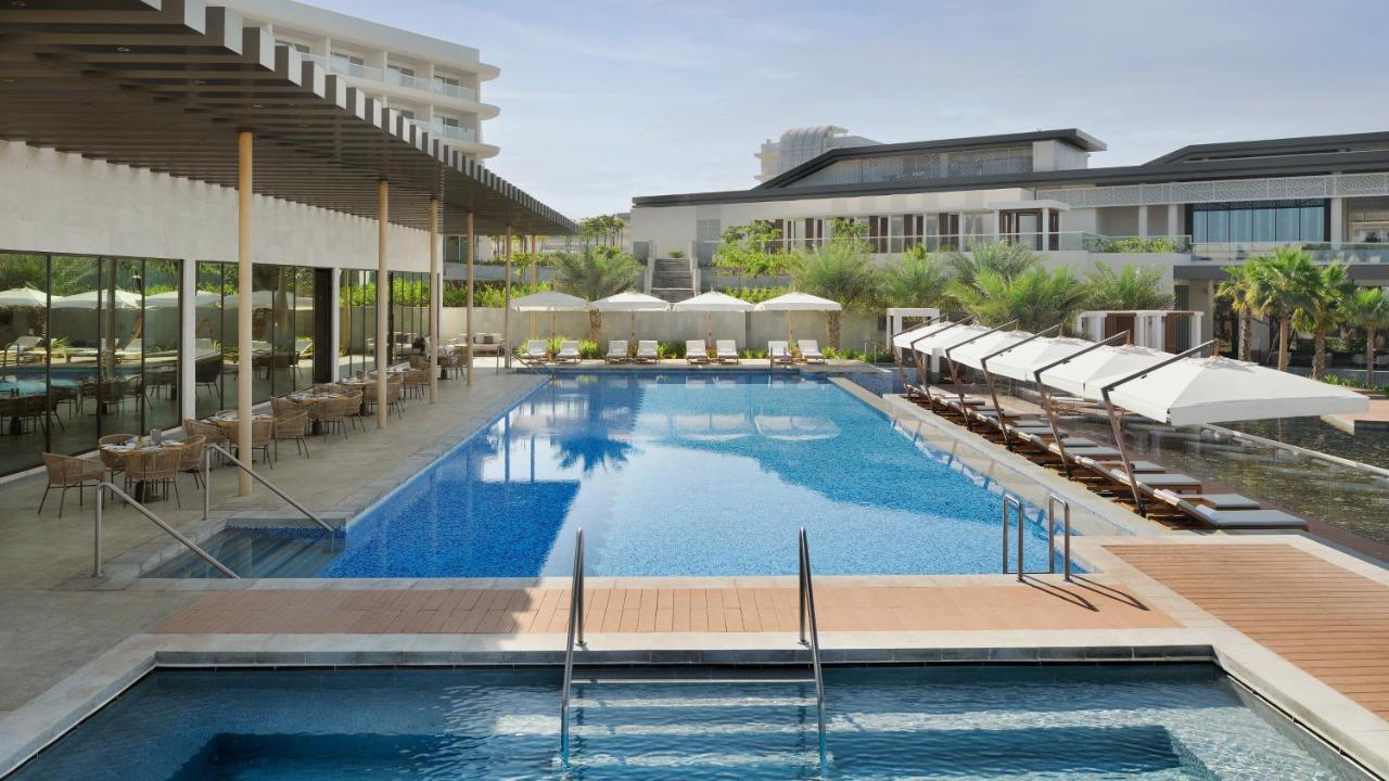 Intercontinental Ras Al Khaimah Mina Al Arab Resort & Spa By Ihg Eksteriør bilde The swimming pool at the hotel